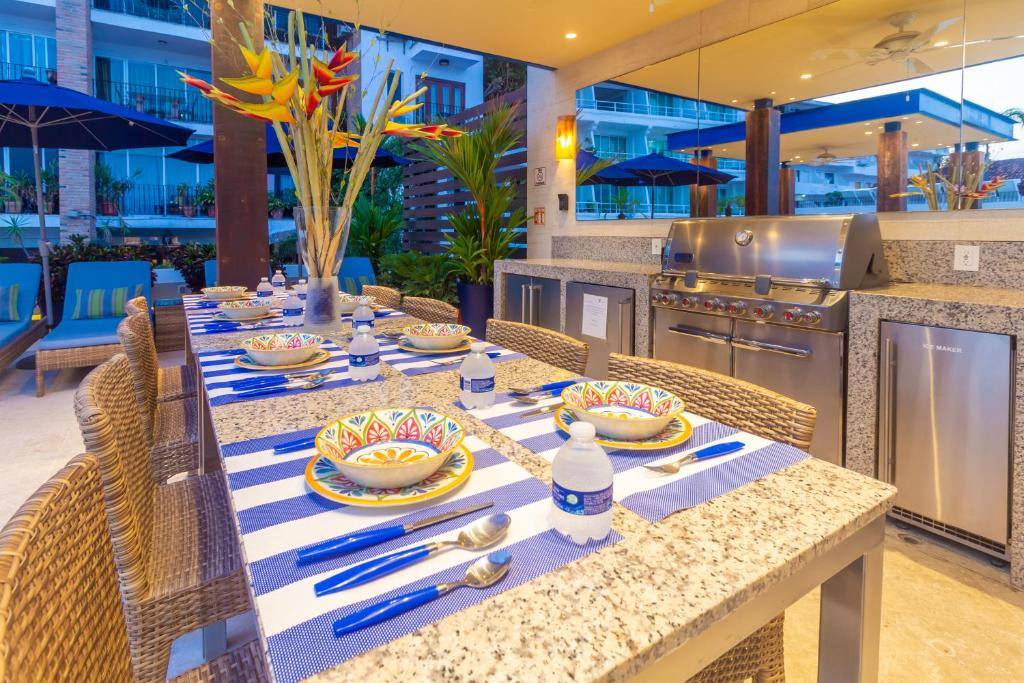V Azul Luxury Vacation Rentals: On-site dining