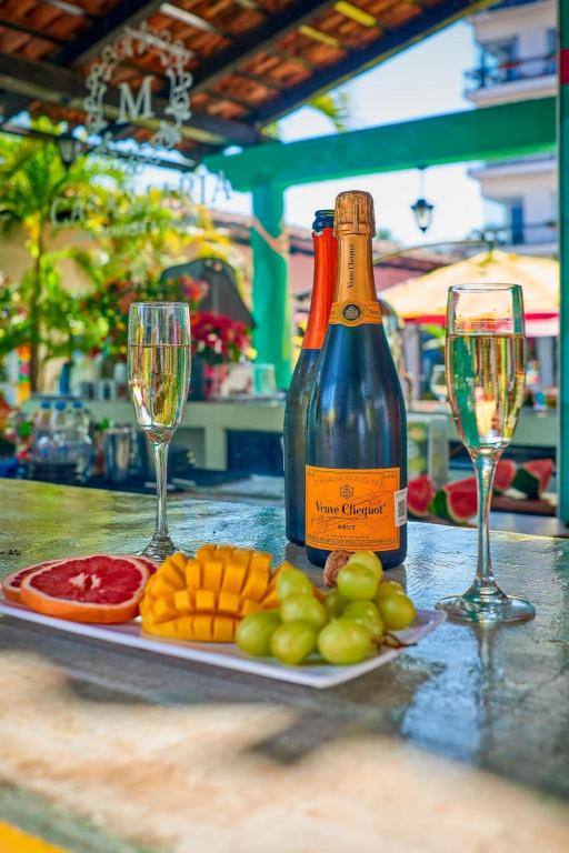 Vallarta Sun Suites & Hotel: Dining