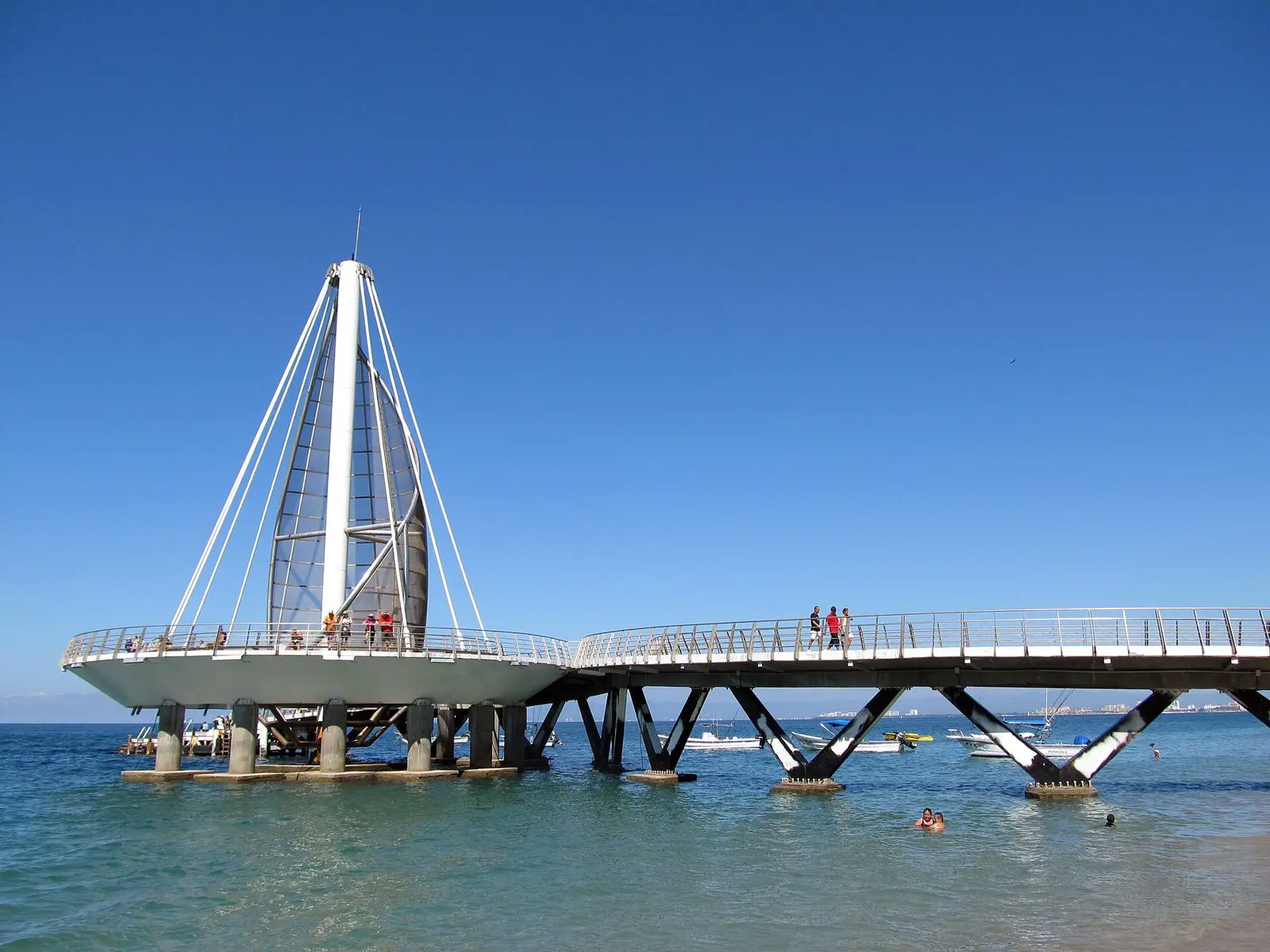 Los Muertos pier in the Zona Romántica